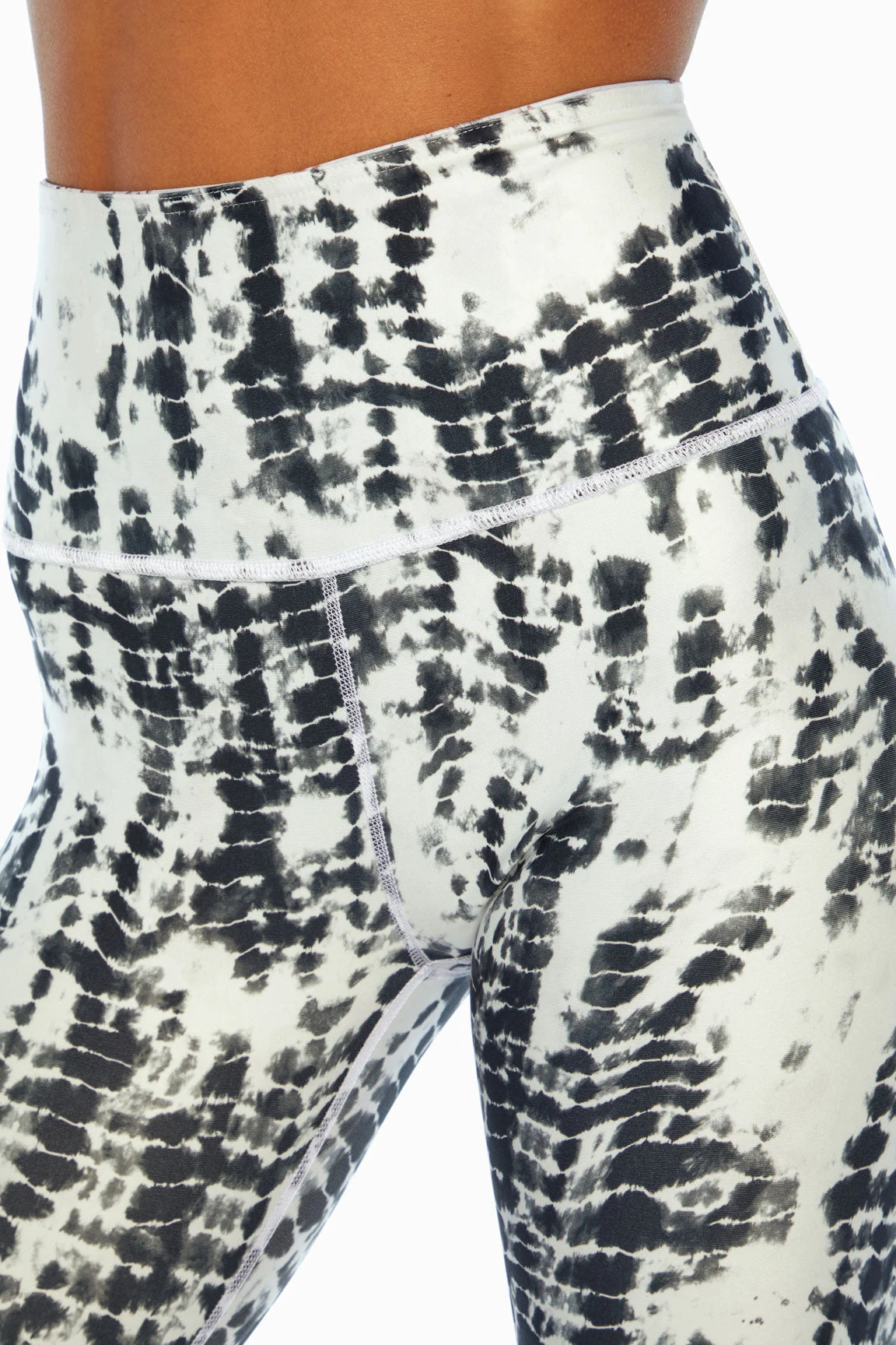 Marika Astrid Ankle Reversible Legging - Image 11