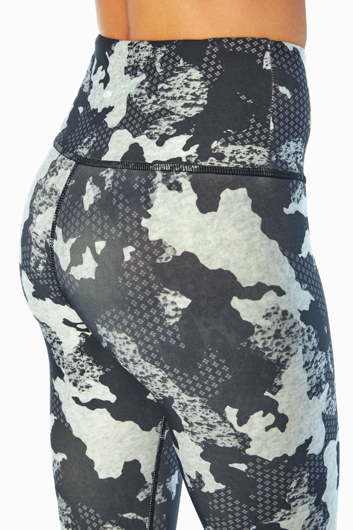 Marika Astrid Ankle Reversible Legging - Image 17