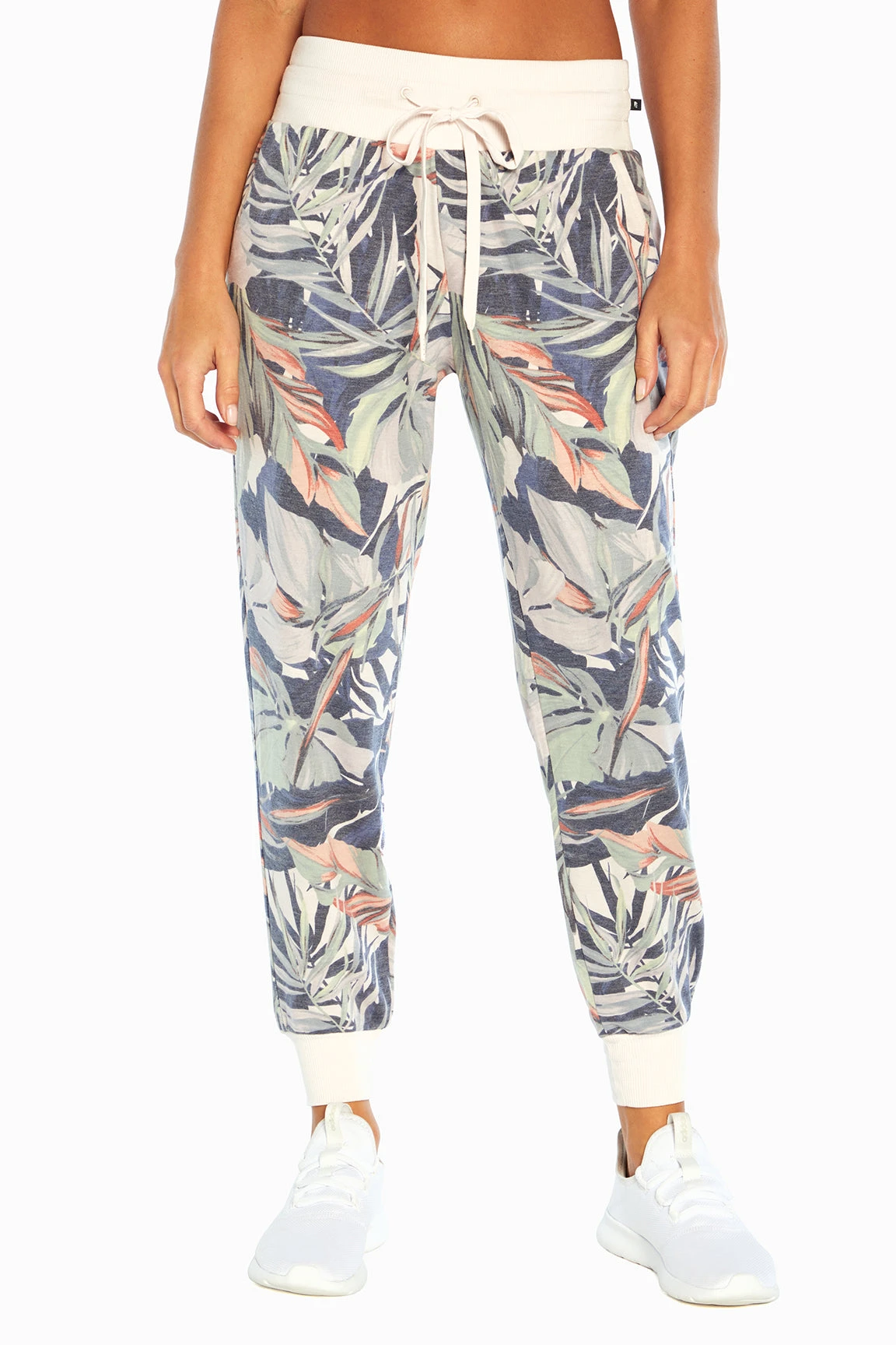 Marika Resort Jogger - Image 12