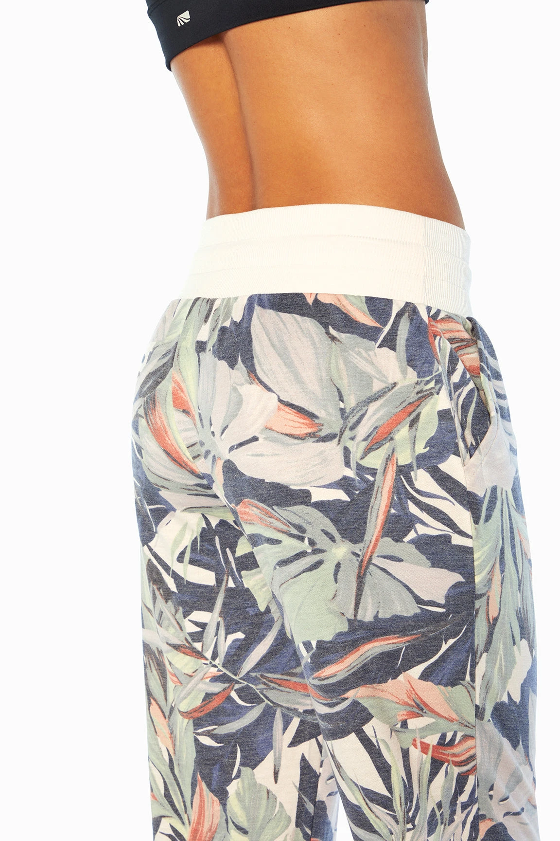 Marika Resort Jogger - Image 8