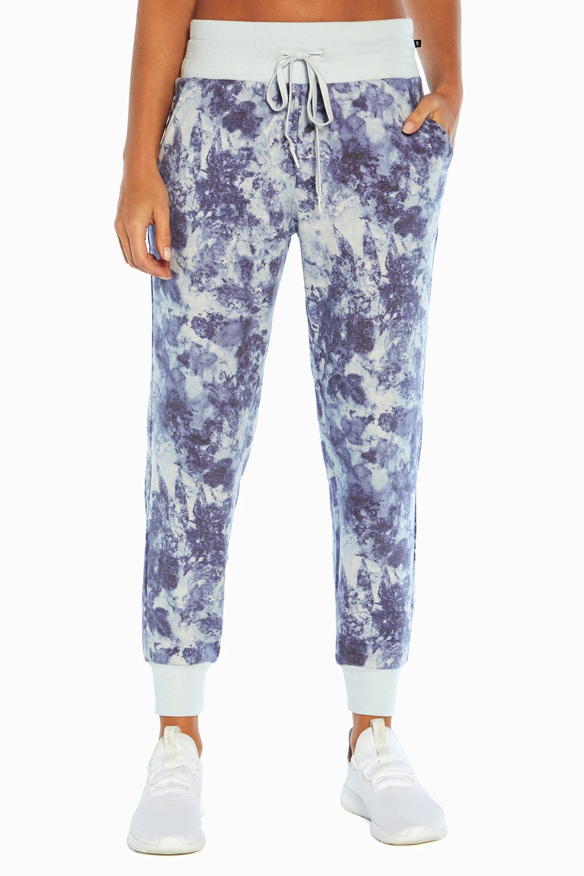 Marika Resort Jogger - Image 6