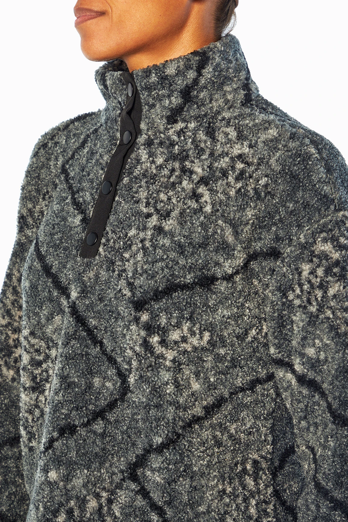 Marika Tyra Cropped Sherpa Pullover - Image 16